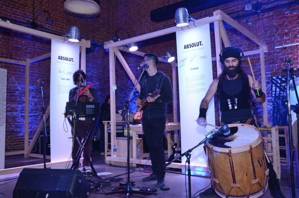 Tremor en la presentaci+¦n de ABSOLUT TRANSFORM TODAY (3)