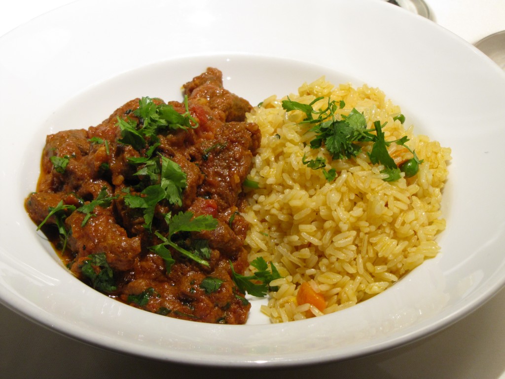 Curri de cordero Chapati con variedad de chutney