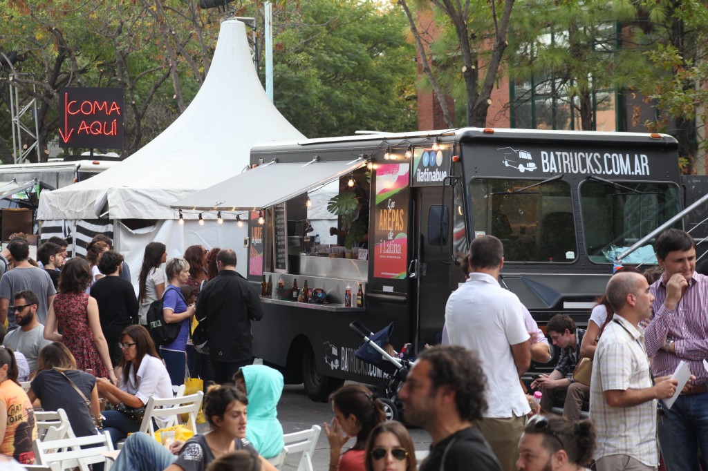 El foodtruck de iLatina con arepas de champiñones, chancho o pollo