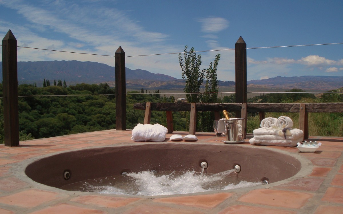 Jacuzzi-cachi-1200x748