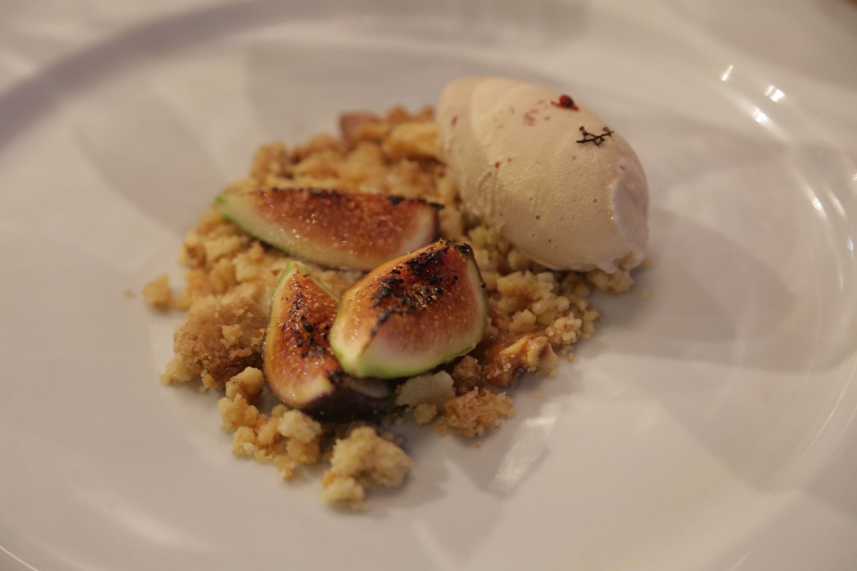 Menú Postre Higos Brulee con Helado de pimienta