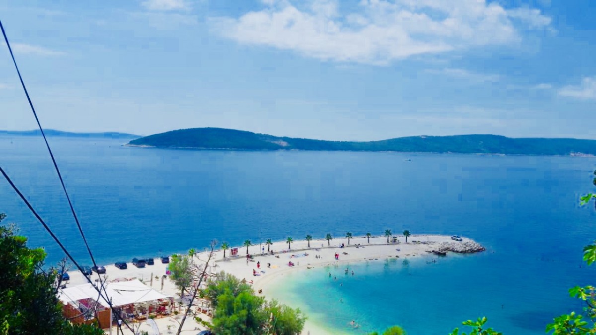 b6daa25a-db62-4e78-8a5e-ce5b70524b66