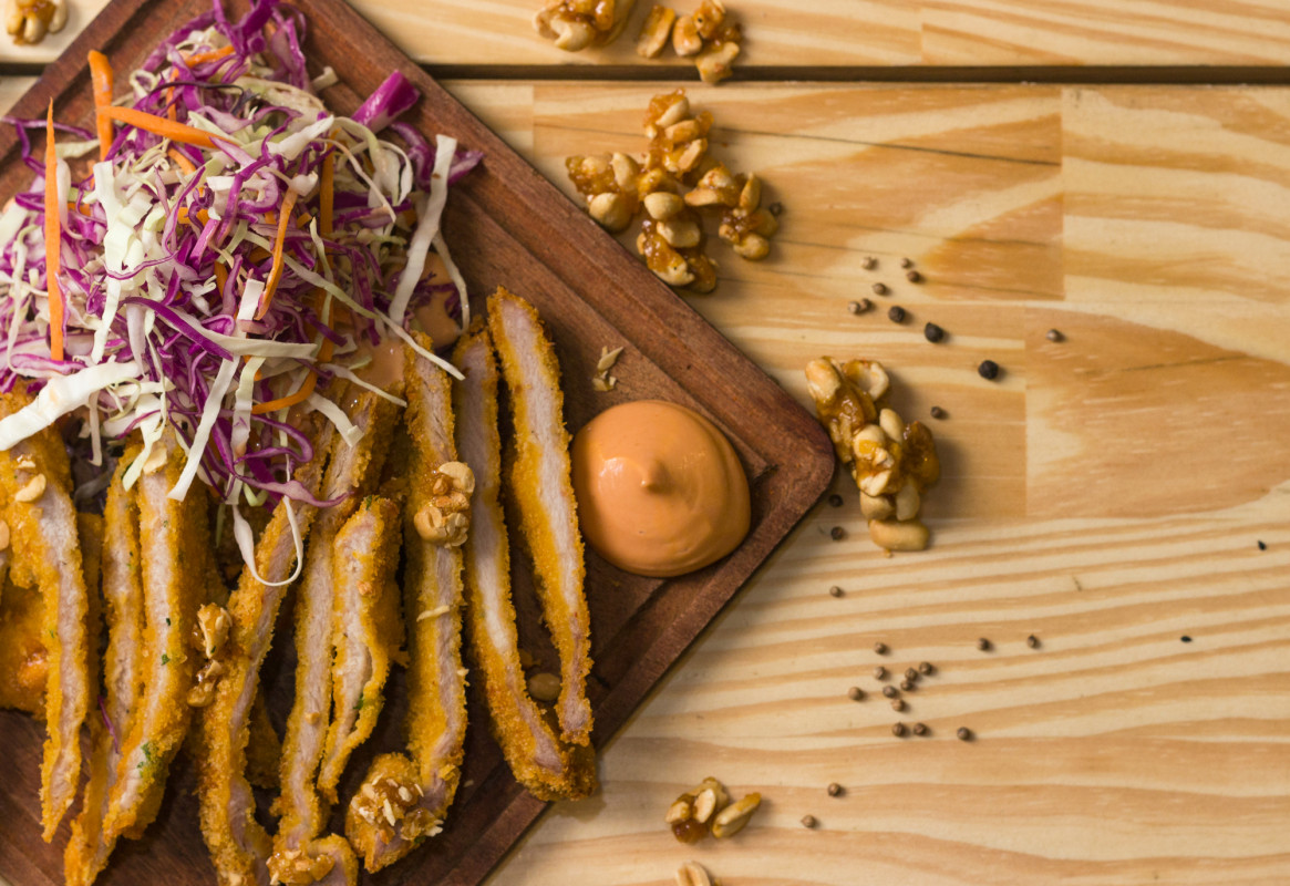 Milanesa de cerdo apanada en maní y panko - La Tornería de Camila (3)