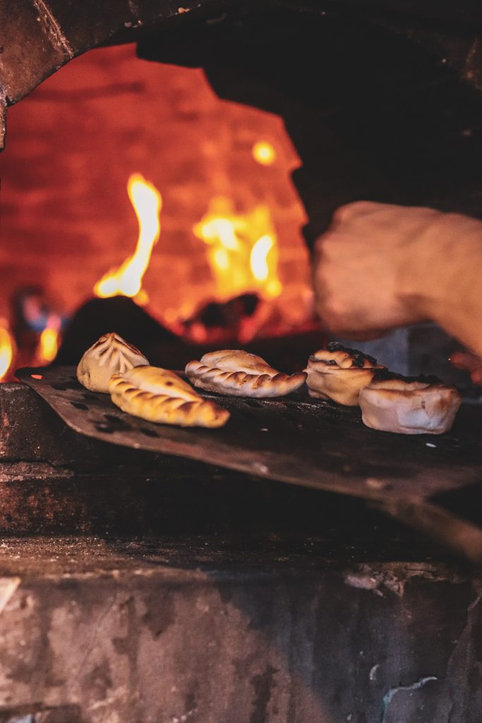 Aliviar La selva amazónica pastor Con sabor a leña: los hornos de barro arden como nunca en Buenos Aires /  Siete nuevos restaurantes que van a conquistar tu corazón – MalevaMag