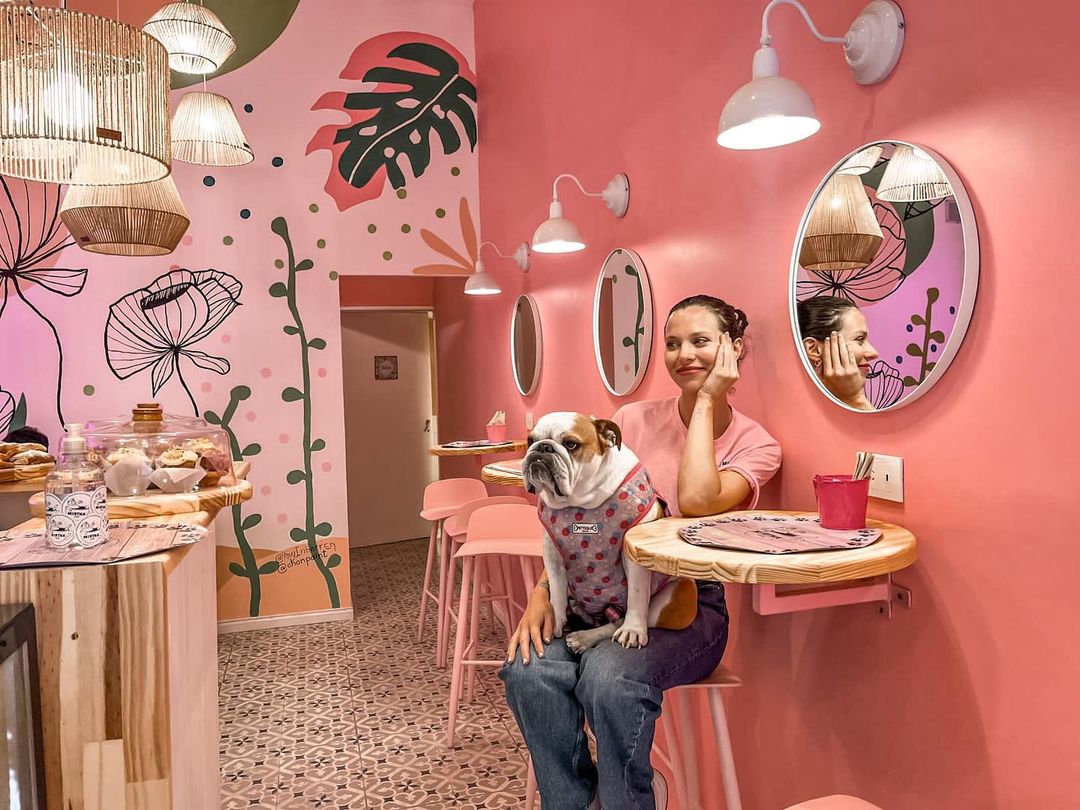 Así es Mirtha Café: la propuesta «extra pet friendly» que planea  convertirse en un paraíso perruno en Buenos Aires – MalevaMag