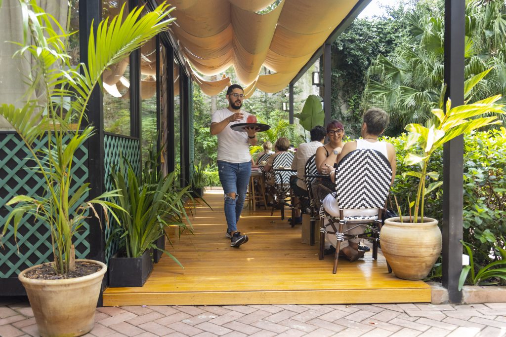 Por Más Tertulias Elegantes: Así Es Los Jardines De Las Barquin, Un ...